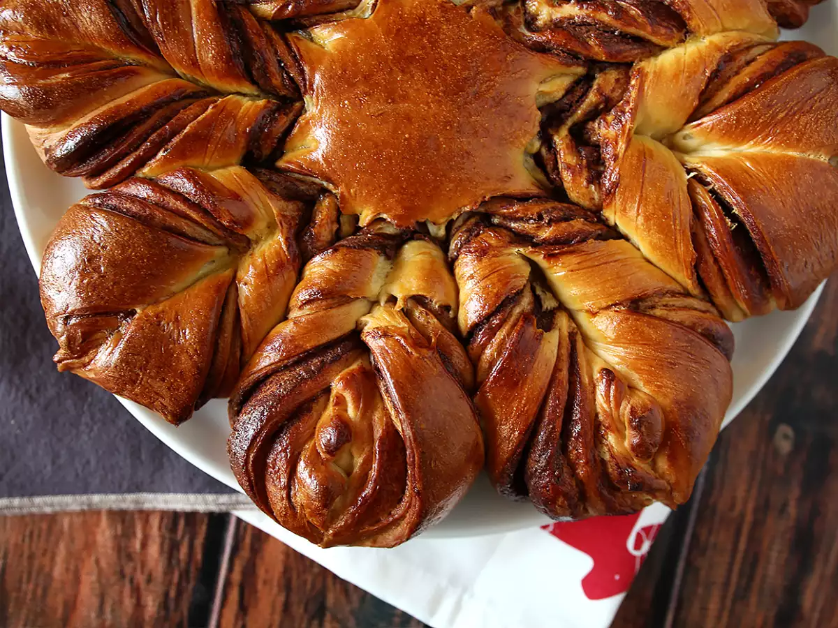 Бриошь-снежинка с шоколадно-ореховой пастой - фото 5