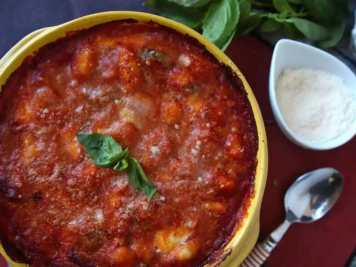 Быстрый и уютный гратен из ньокки с помидорами и моцареллой - ньокки алла соррентина в духовке - фото 5