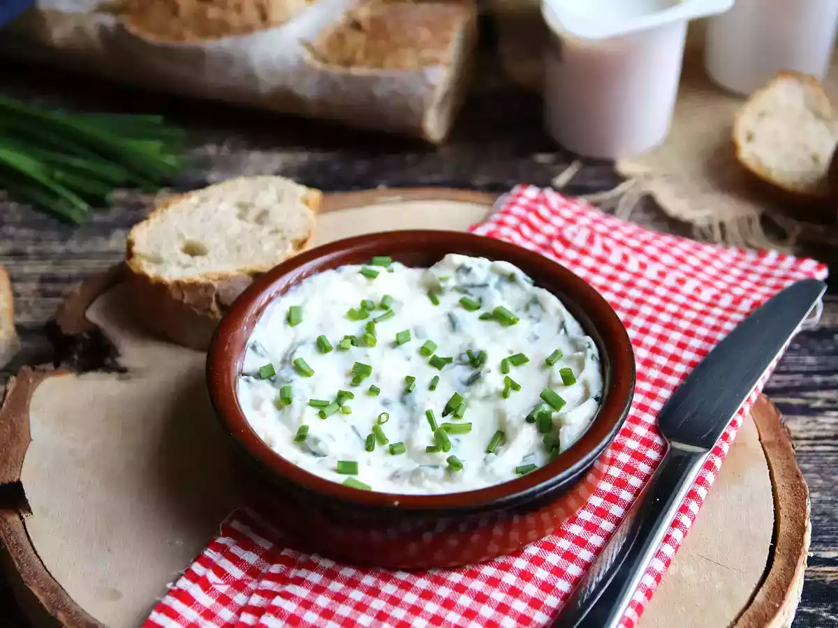 Чеснок и зелень (веганский сыр на основе сои!)