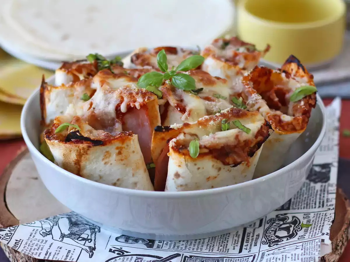 Что приготовить из тортильи? Вкусная закуска со вкусом пиццы для всей компании - фото 5