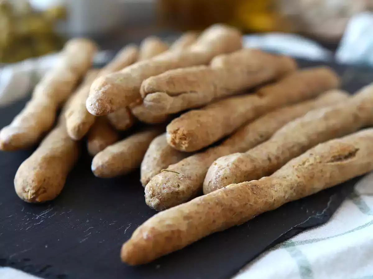 Домашние грессины с травами: простота приготовления и суперхрустящая корочка! - фото 3