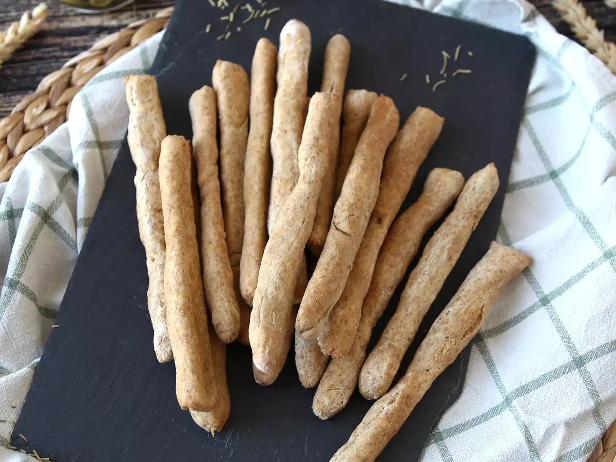 Домашние грессины с травами: простота приготовления и суперхрустящая корочка! - фото 4