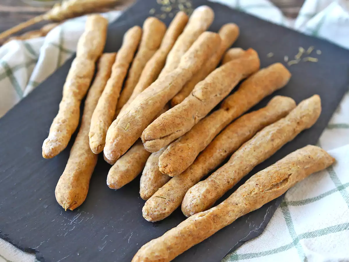 Домашние грессины с травами: простота приготовления и суперхрустящая корочка! - фото 5