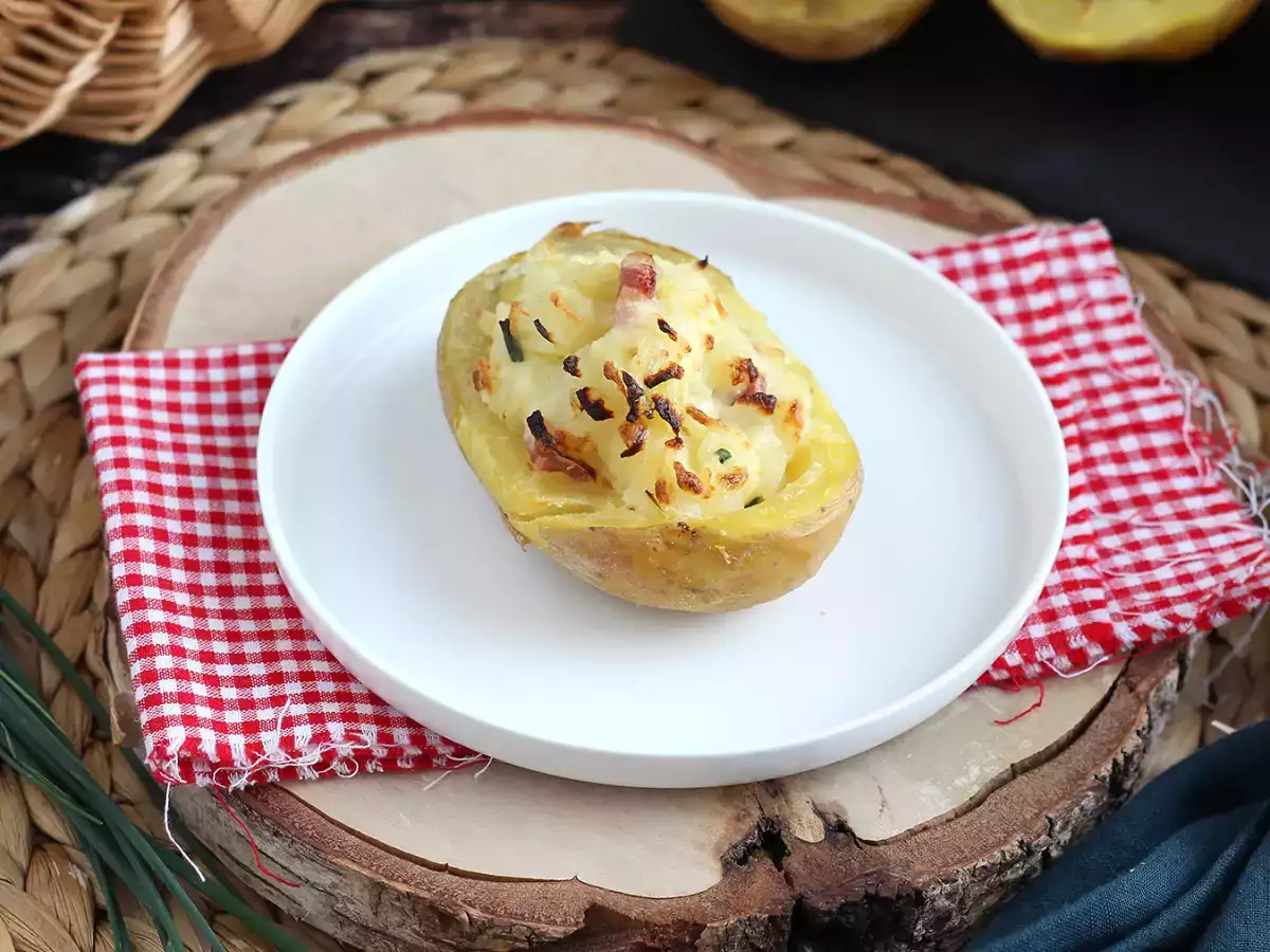 Фаршированный картофель, запечённый с беконом и сыром - фото 6