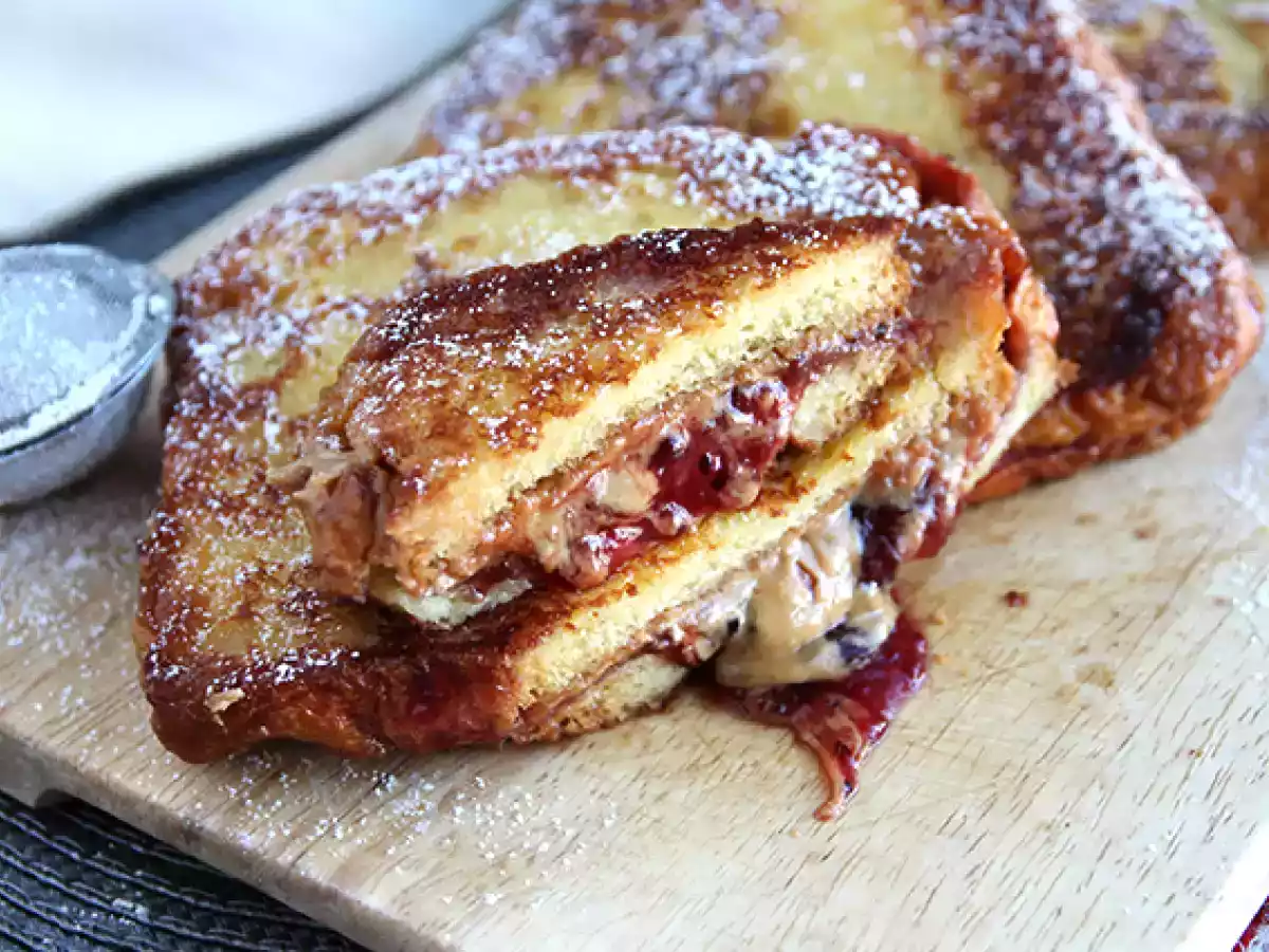 Французский тост с арахисовым маслом и желе
