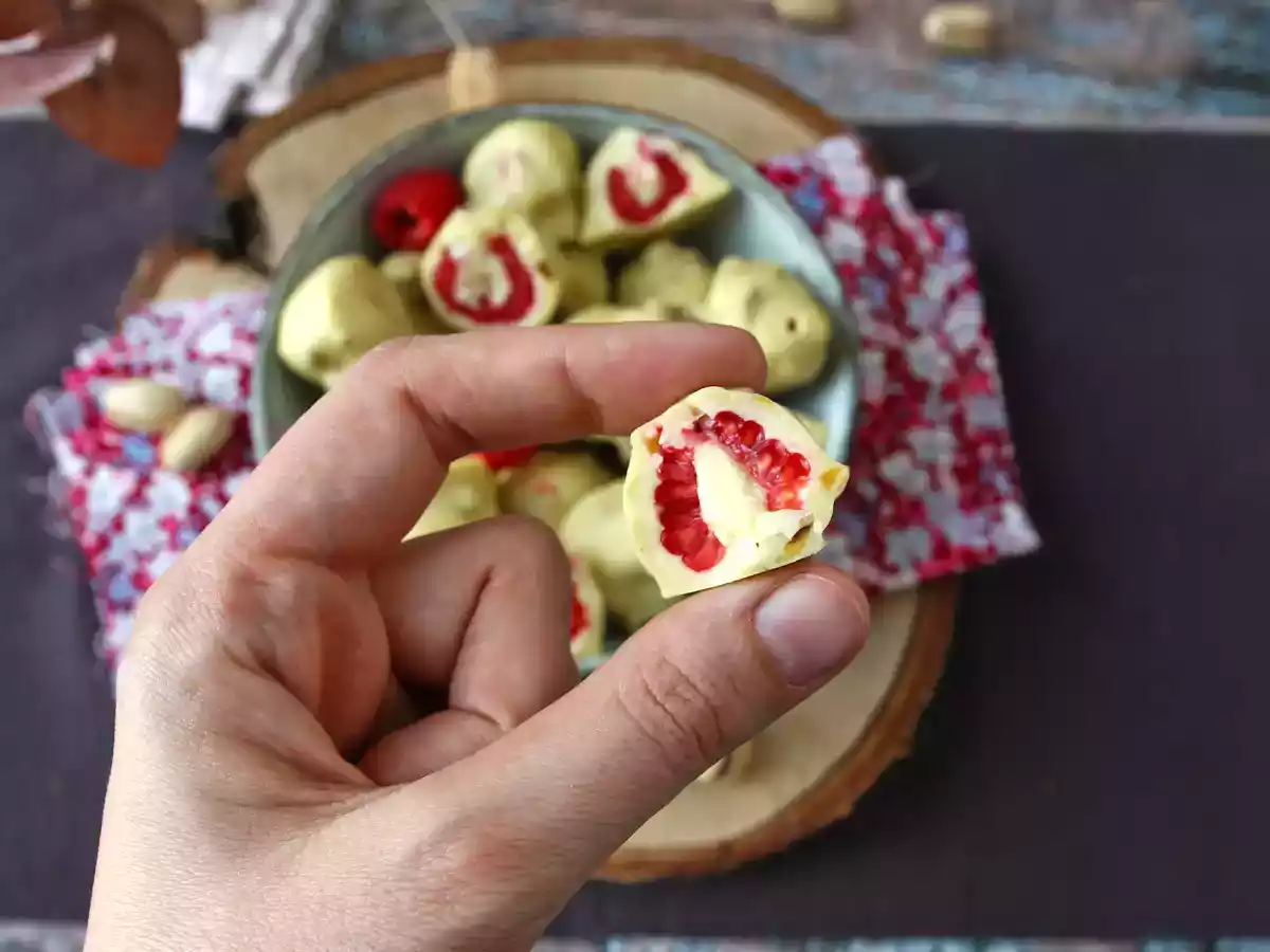 Франуй с фисташками, вкусная малина в глазури, тающая и хрустящая
