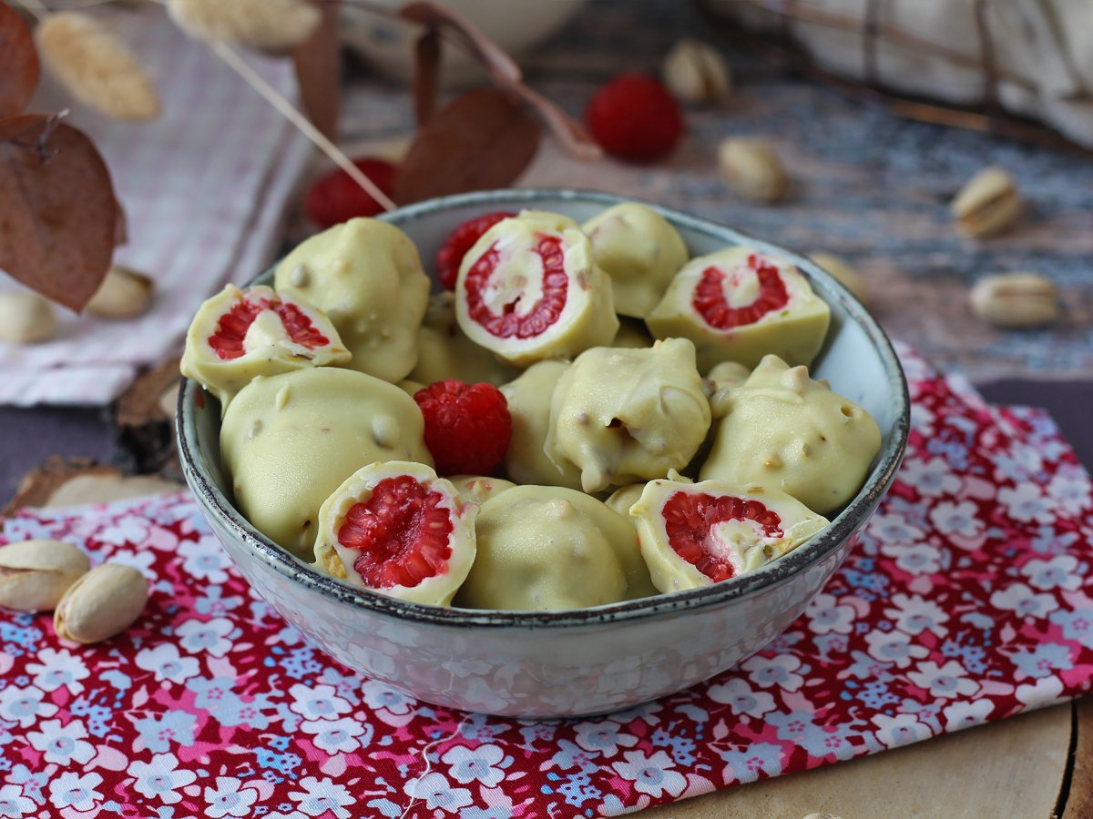 Франуй с фисташками, вкусная малина в глазури, тающая и хрустящая - фото 4