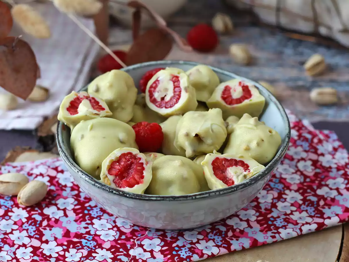Франуй с фисташками, вкусная малина в глазури, тающая и хрустящая - фото 4