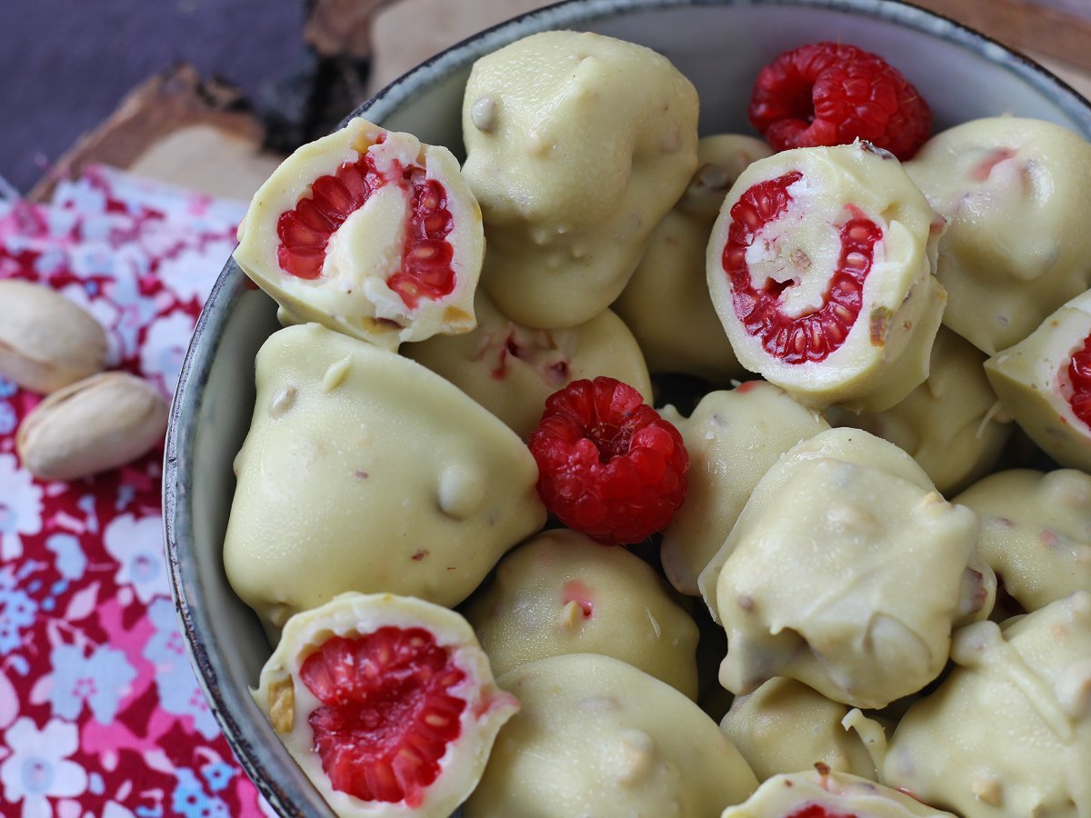 Франуй с фисташками, вкусная малина в глазури, тающая и хрустящая - фото 7