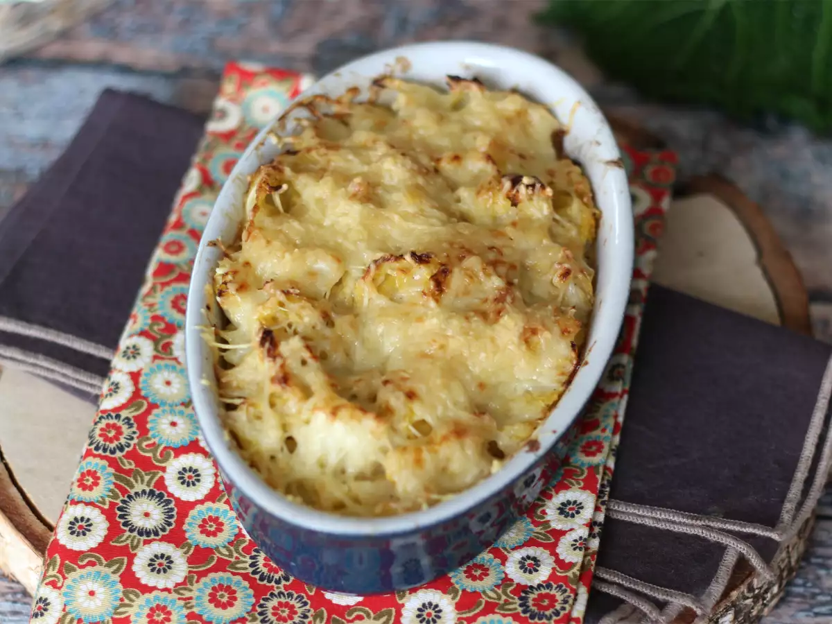 Гратен из кудрявой капусты с соусом бешамель и сыром - фото 3