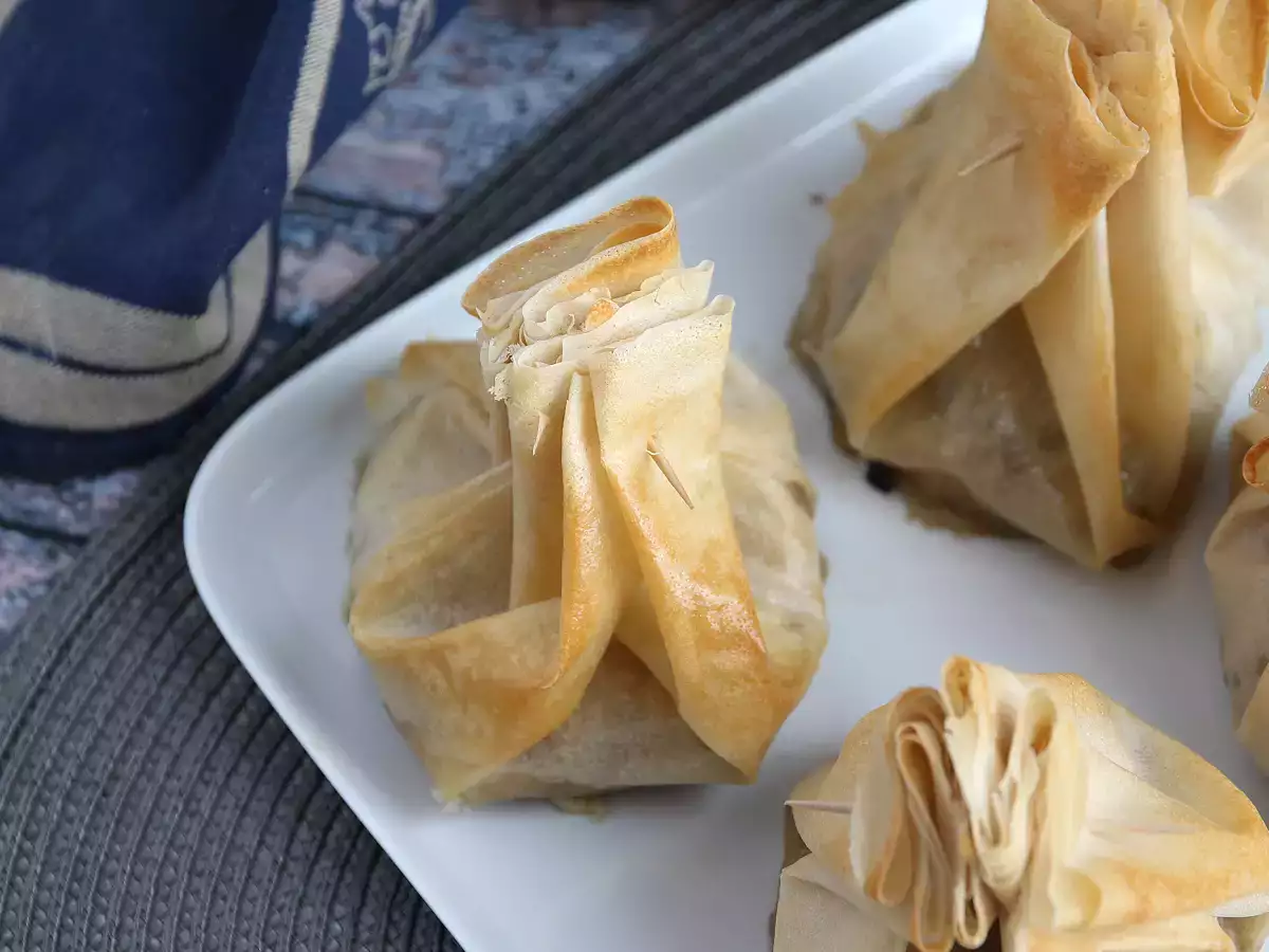 Хрустящие мешочки из теста брик с грибами, сыром бри и грушами - фото 3