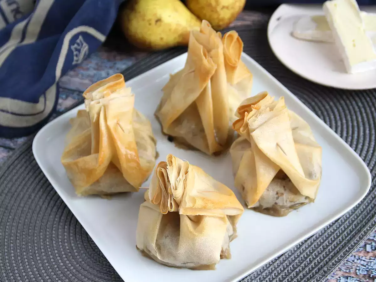 Хрустящие мешочки из теста брик с грибами, сыром бри и грушами - фото 4