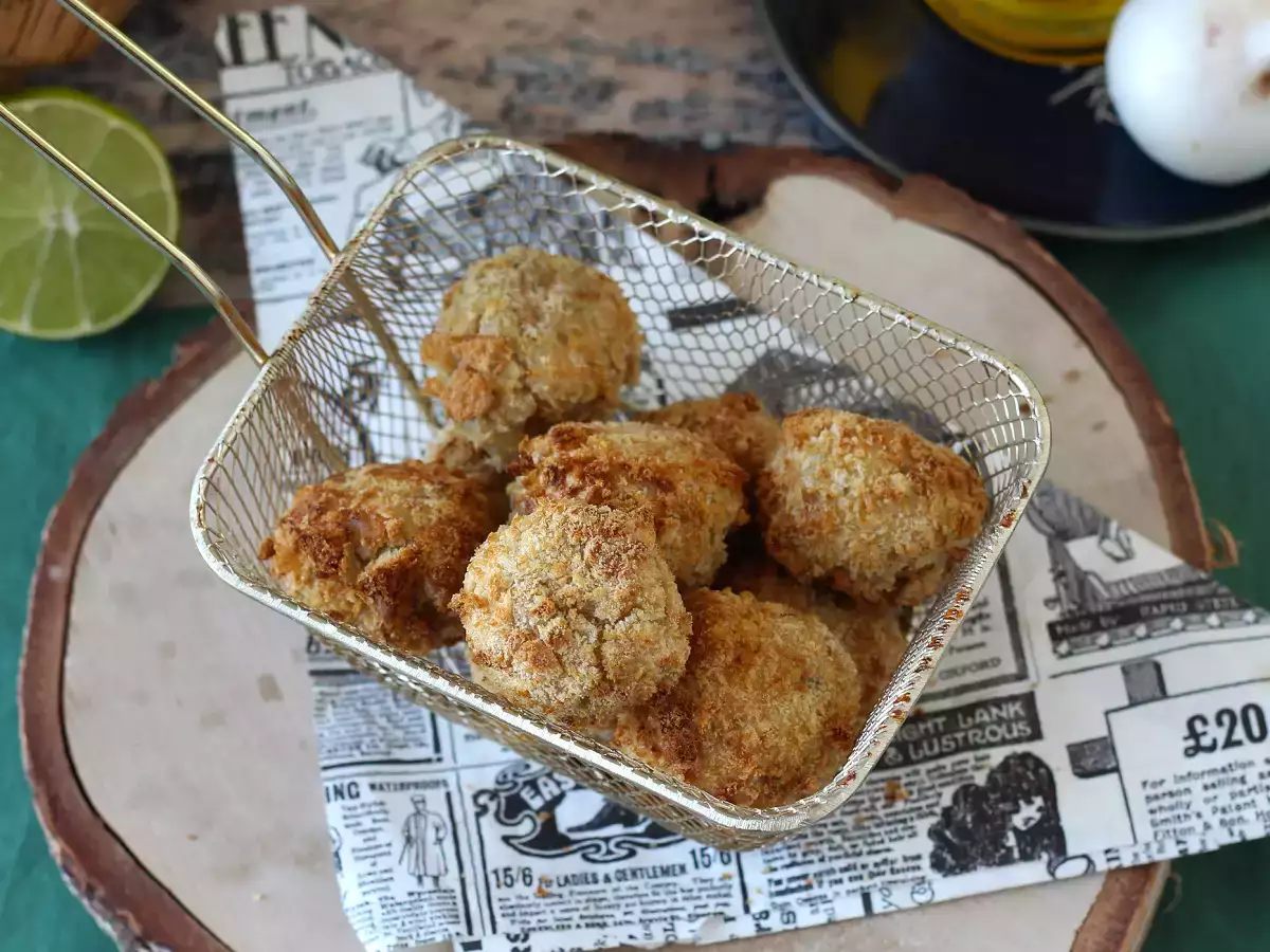 Хрустящие шарики из тунца в аэрогриле — неотразимая закуска!