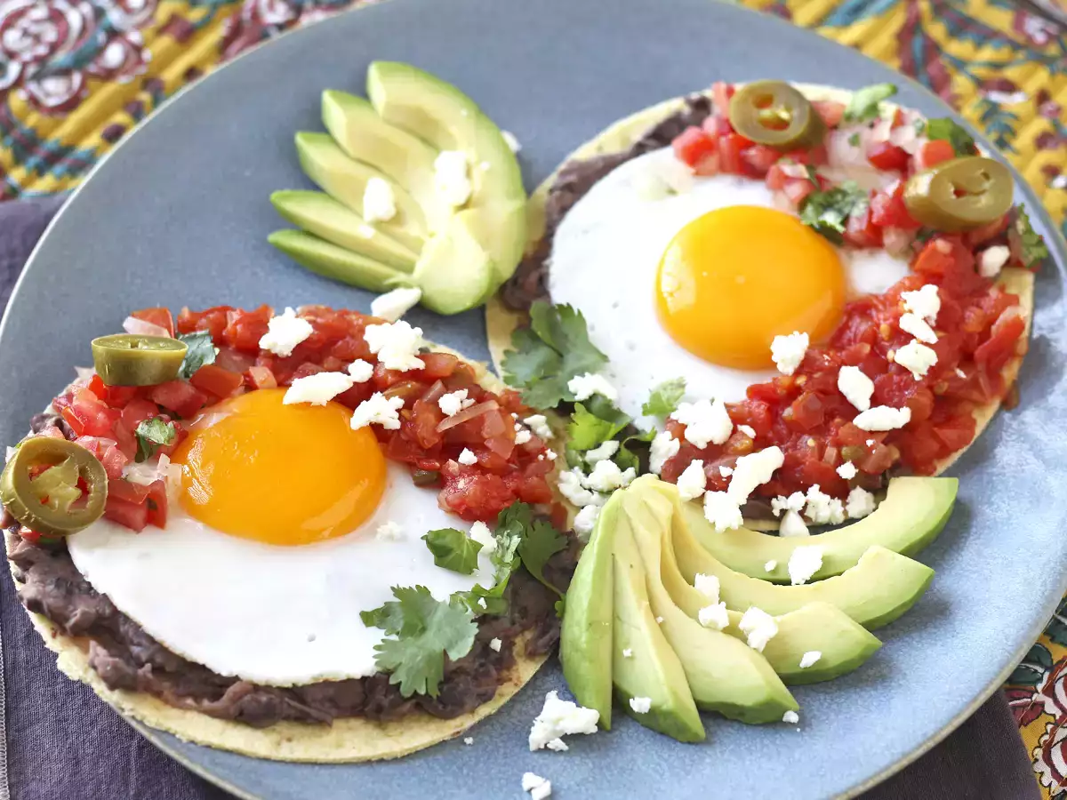 Huevos rancheros: культовый и вкусный мексиканский рецепт - фото 2