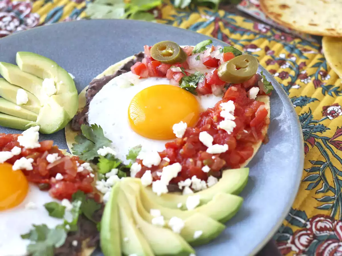 Huevos rancheros: культовый и вкусный мексиканский рецепт - фото 3