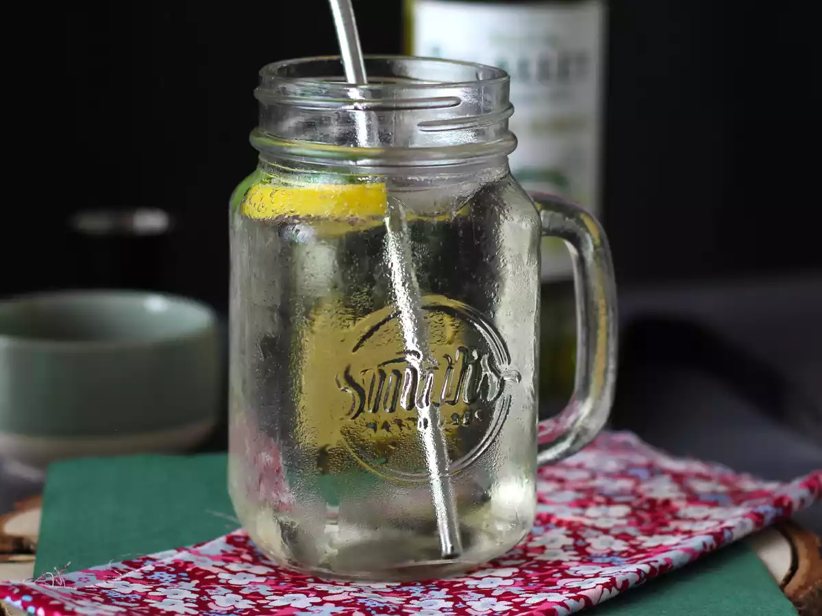 Hugo Spritz с сиропом бузины, свежий и сладкий коктейль - фото 3