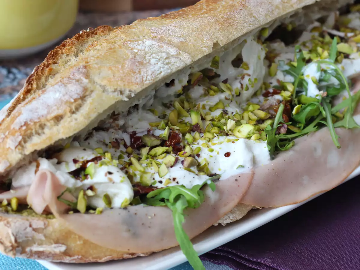 Итальянский сэндвич с мортаделлой и бурратой — невероятно вкусный - фото 5