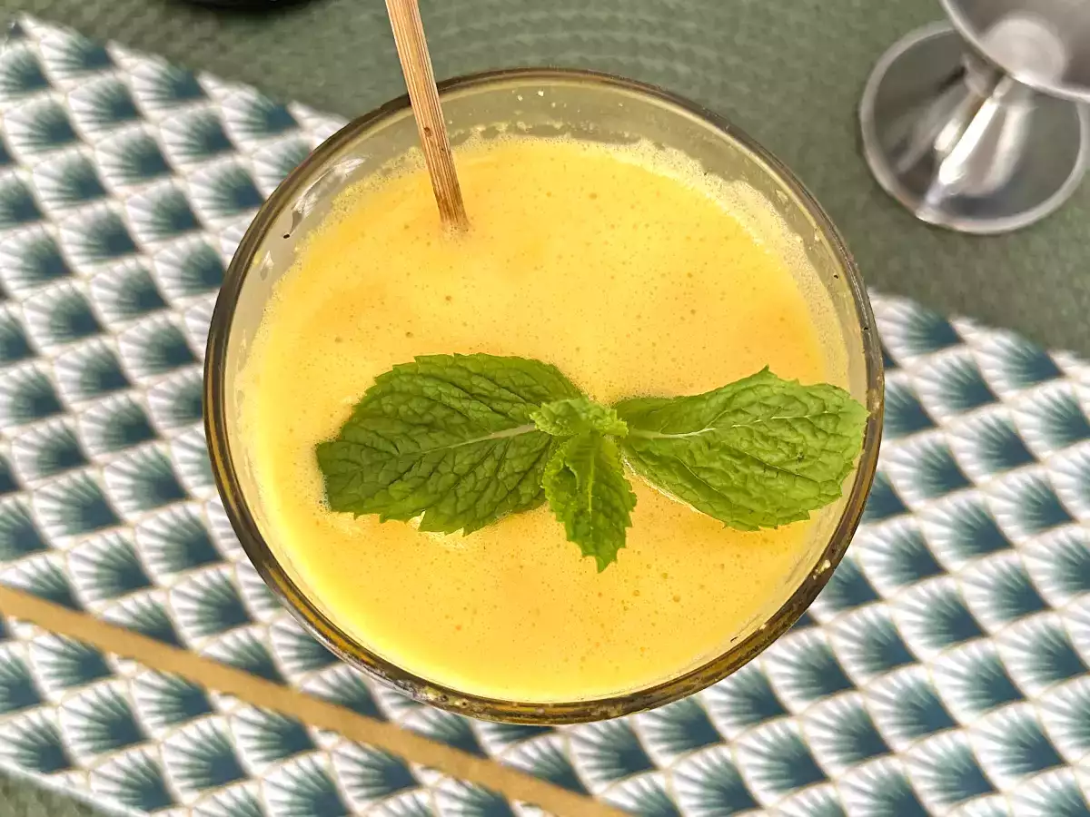 Кайпиринья де маракуйя батида: более сливочная и освежающая версия бразильской классики - фото 2