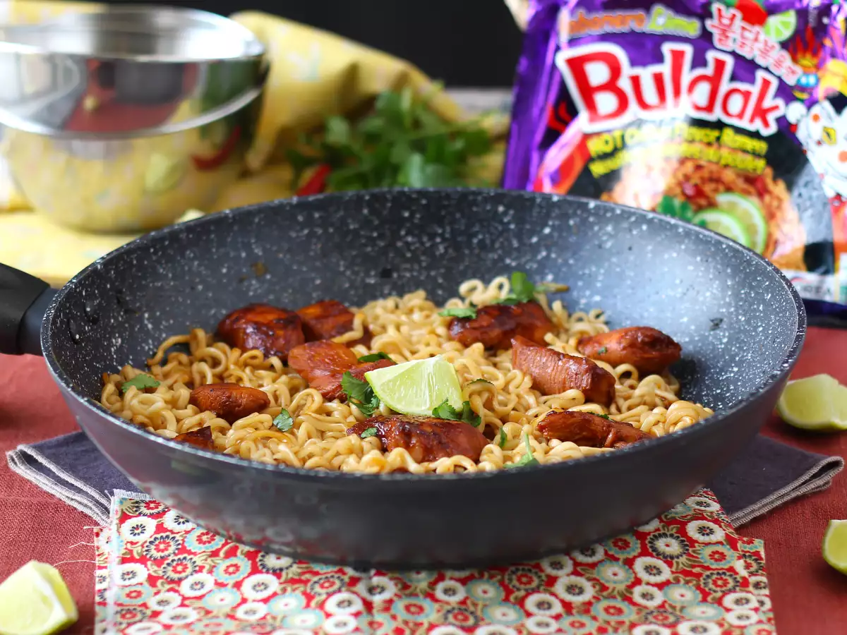 Как приготовить лапшу Buldak Habanero Lime с маринованной курицей - фото 2
