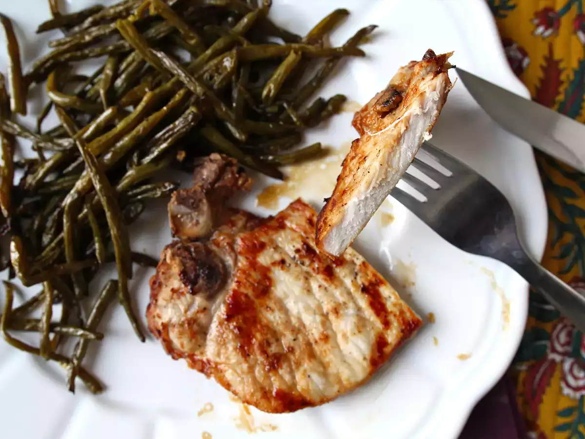 Как приготовить свиную отбивную в аэрофритюрнице? - фото 2