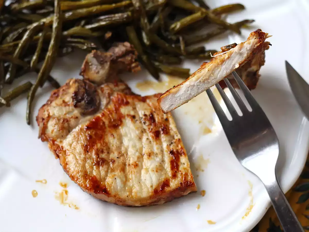 Как приготовить свиную отбивную в аэрофритюрнице? - фото 6