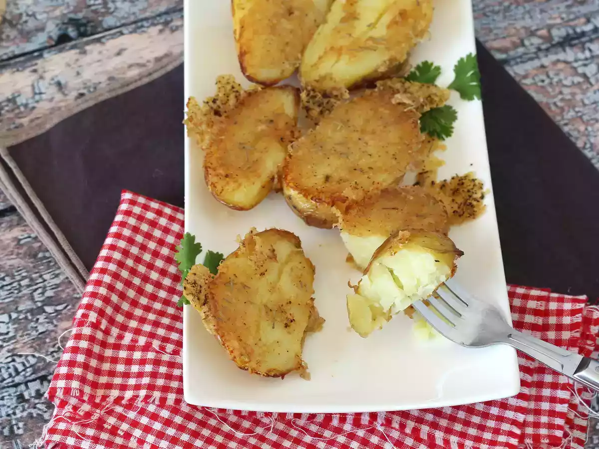 Картофель с пармезаном, мягкий внутри и хрустящий снаружи!