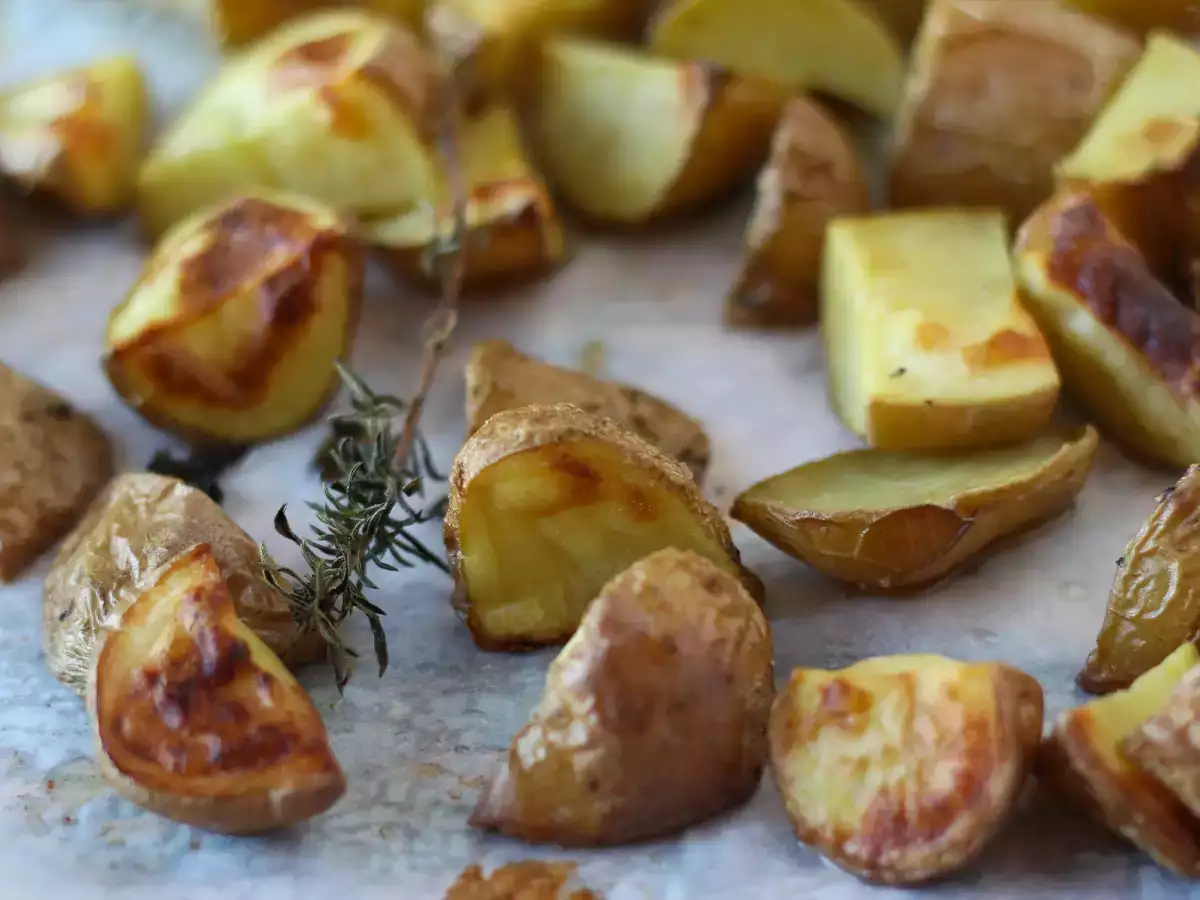 Картофель, запечённый в духовке: классический и беспроигрышный рецепт - фото 2