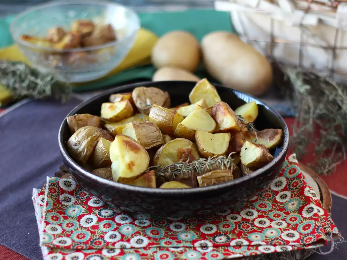 Картофель, запечённый в духовке: классический и беспроигрышный рецепт - фото 6