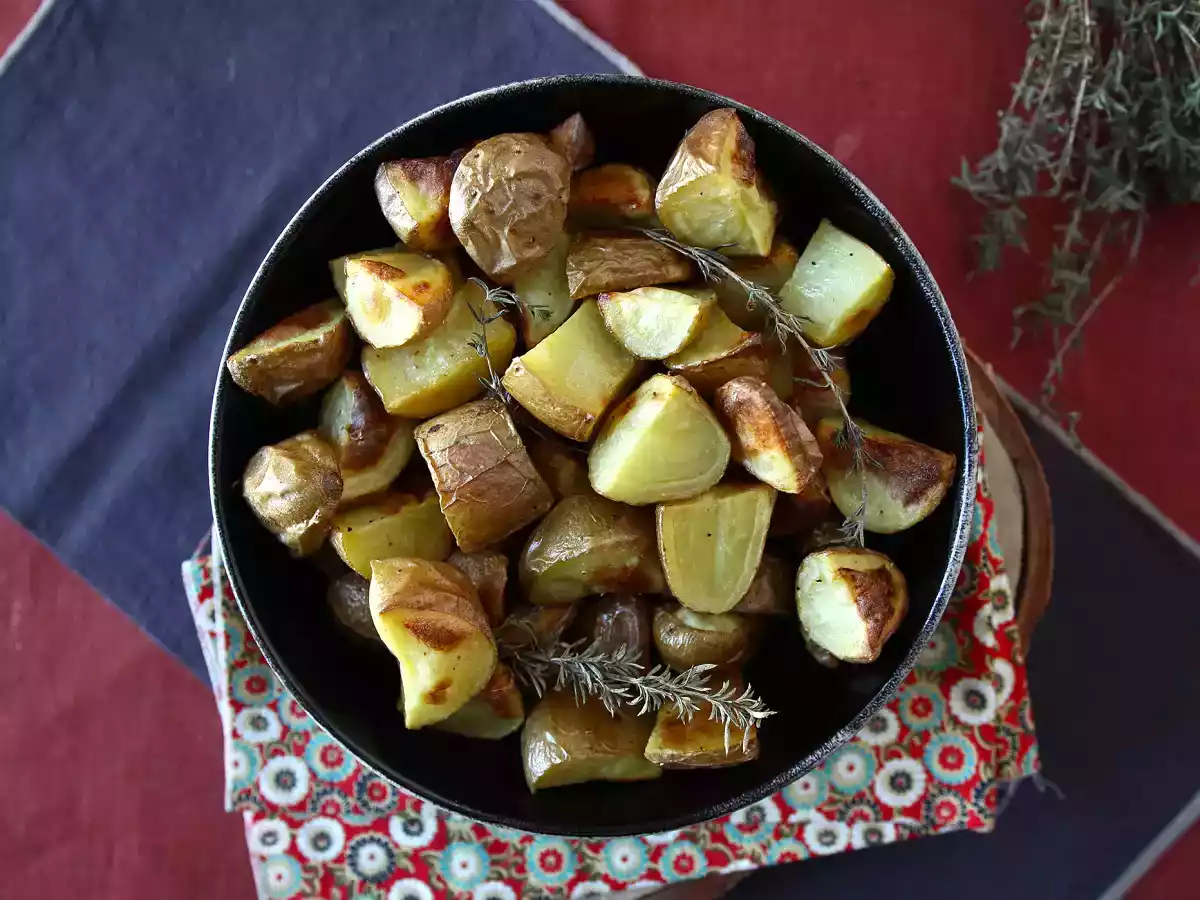 Картофель, запеченный в духовке, классический и простой рецепт - фото 5