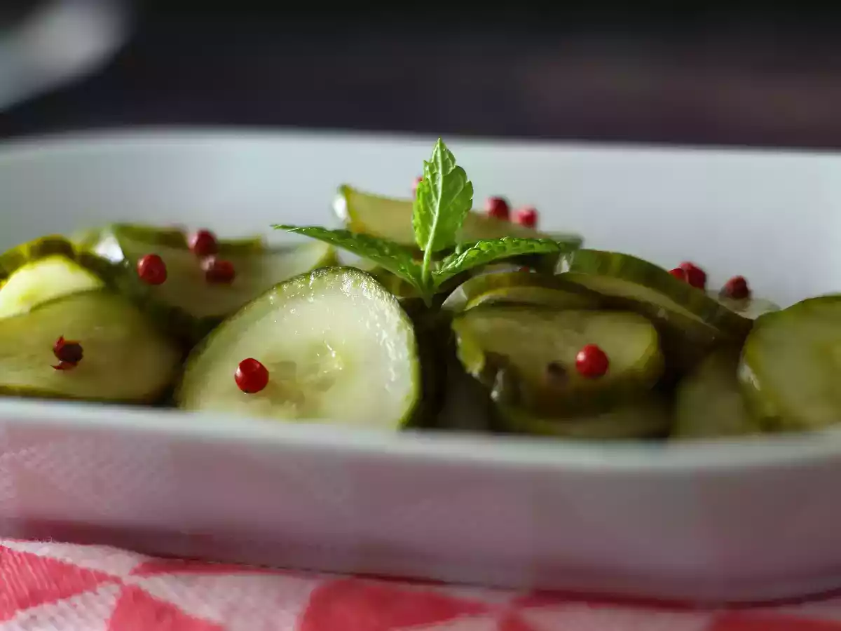 Кисло-сладкие огурцы: быстрый и вкусный гарнир для лета! - фото 2