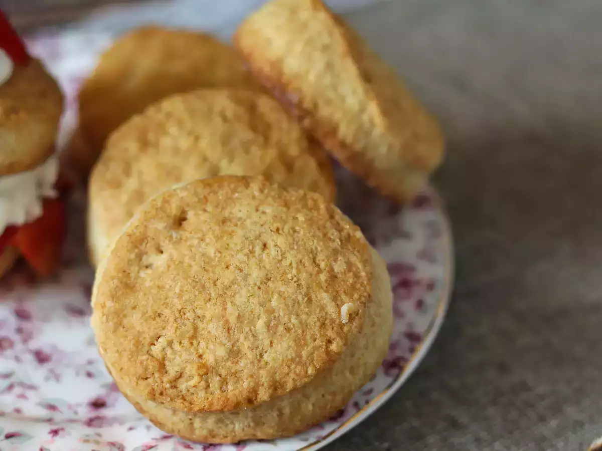 Клубничный коржик, американский коржик с клубничным кремом, который никогда не подводит - фото 4