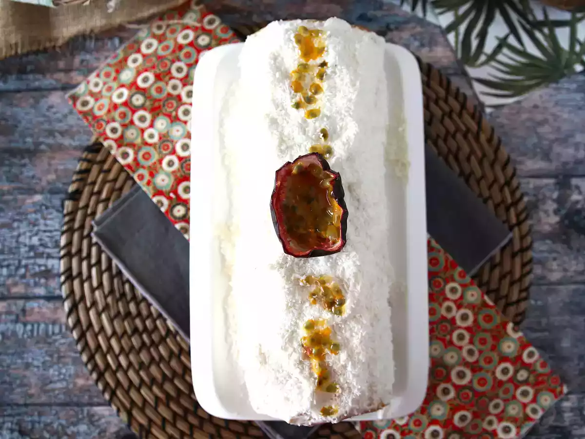 Кокосовый рулет из маракуйи - фото 3