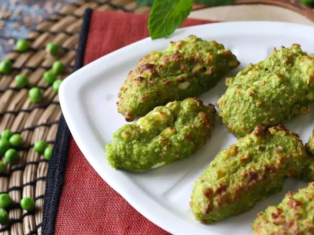 Котлетки из гороха и феты в аэрогриле: вкусно и очень быстро! - фото 2