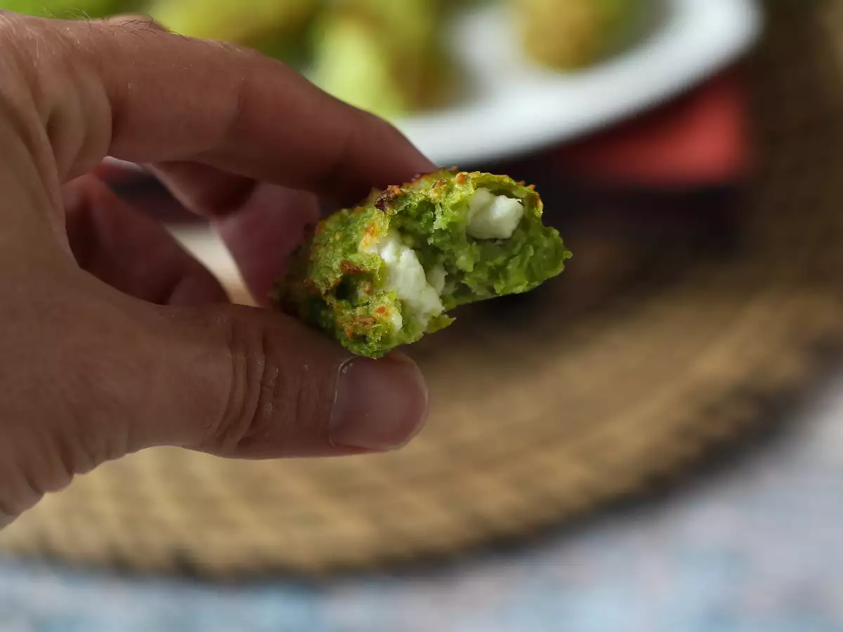 Котлетки из гороха и феты в аэрогриле: вкусно и очень быстро! - фото 6