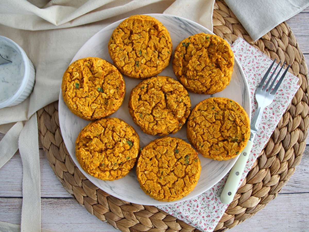 Котлетки из красной чечевицы и моркови