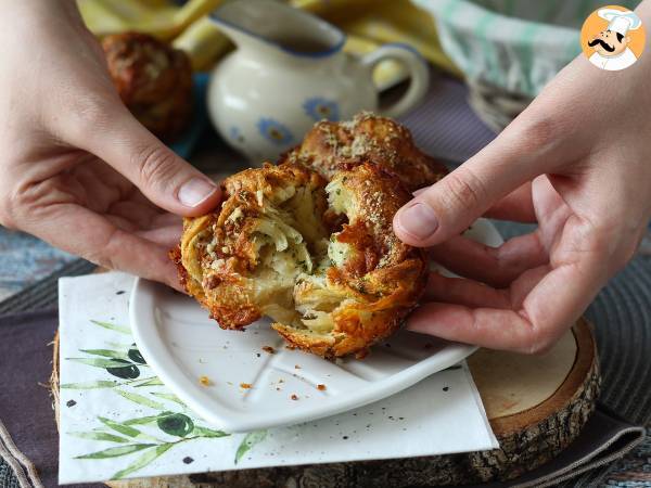 Круффины - сочетание круассана и маффина, в данном случае с сыром пармезан и моцарелла. - фото 6