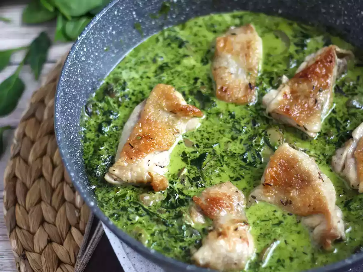 Курица со сливочным соусом из шпината и грибов - фото 2