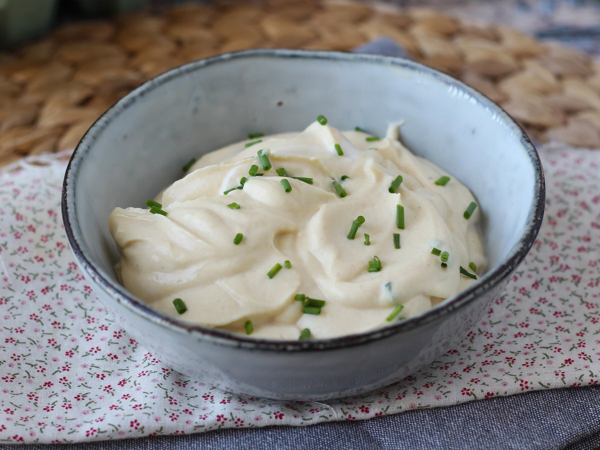 Легкий майонез с вареными яйцами и без масла! Идеально, если вам нельзя есть сырые яйца!