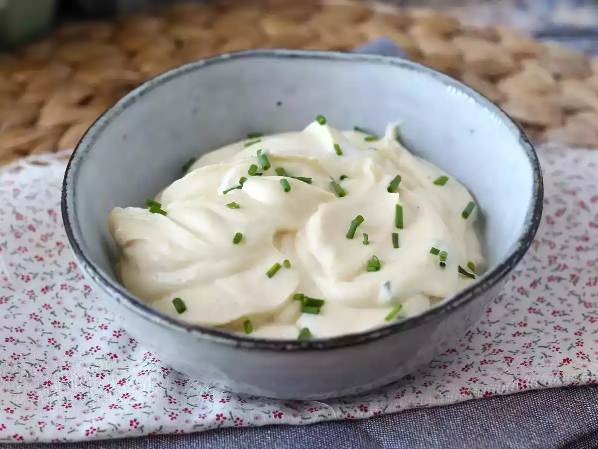 Легкий майонез с вареными яйцами и без масла! Идеально, если вам нельзя есть сырые яйца!