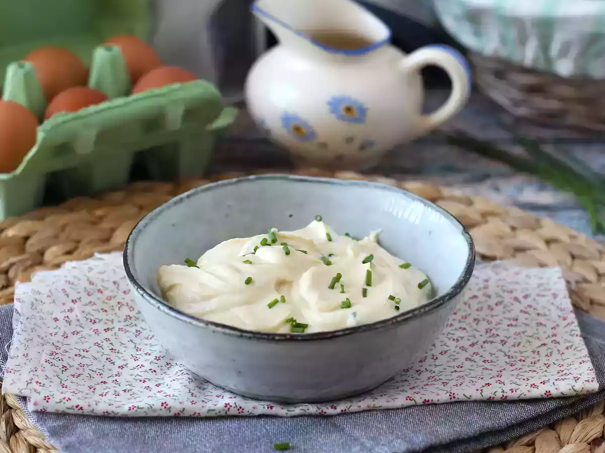 Легкий майонез с вареными яйцами и без масла! Идеально, если вам нельзя есть сырые яйца! - фото 2
