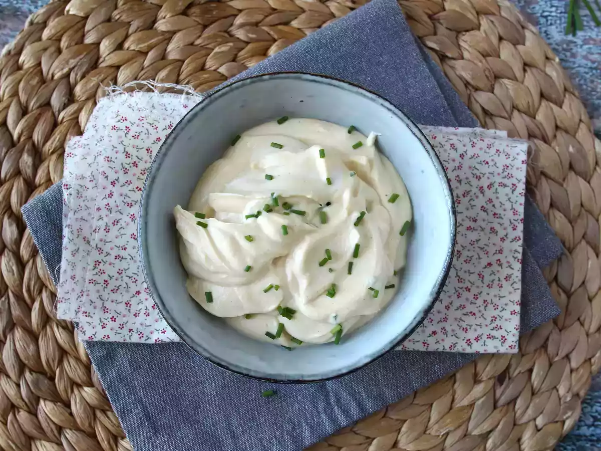 Легкий майонез с вареными яйцами и без масла! Идеально, если вам нельзя есть сырые яйца! - фото 4