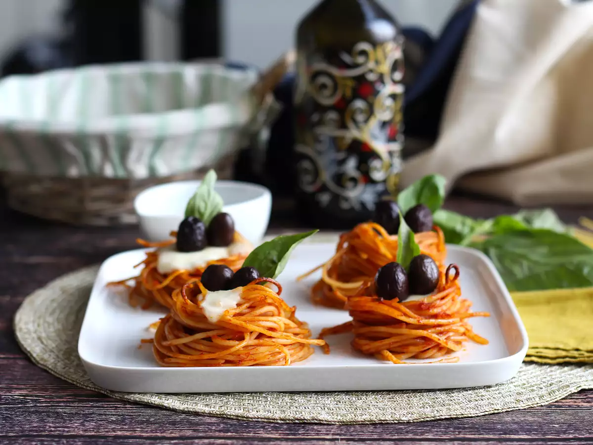 Макаронные гнезда в духовке — вкусное и очень простое в приготовлении первое блюдо - фото 3