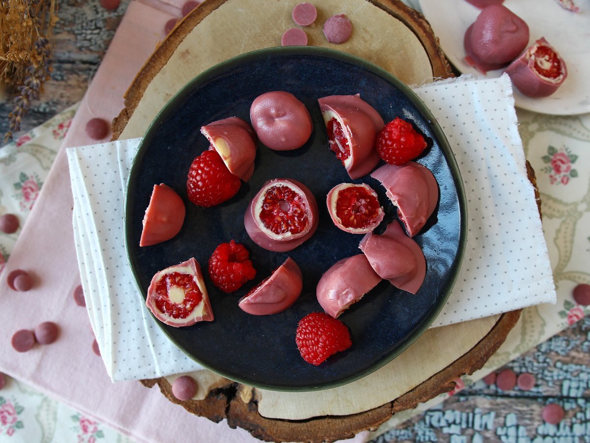 Малина, белый шоколад и рубиновый шоколад по-французски - фото 2