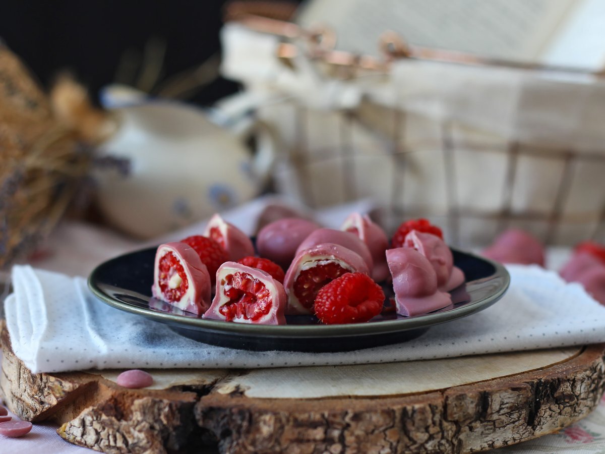 Малина, белый шоколад и рубиновый шоколад по-французски - фото 6