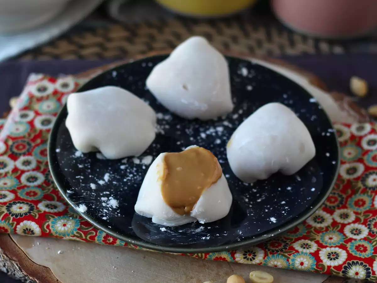 Моти с арахисовой пастой