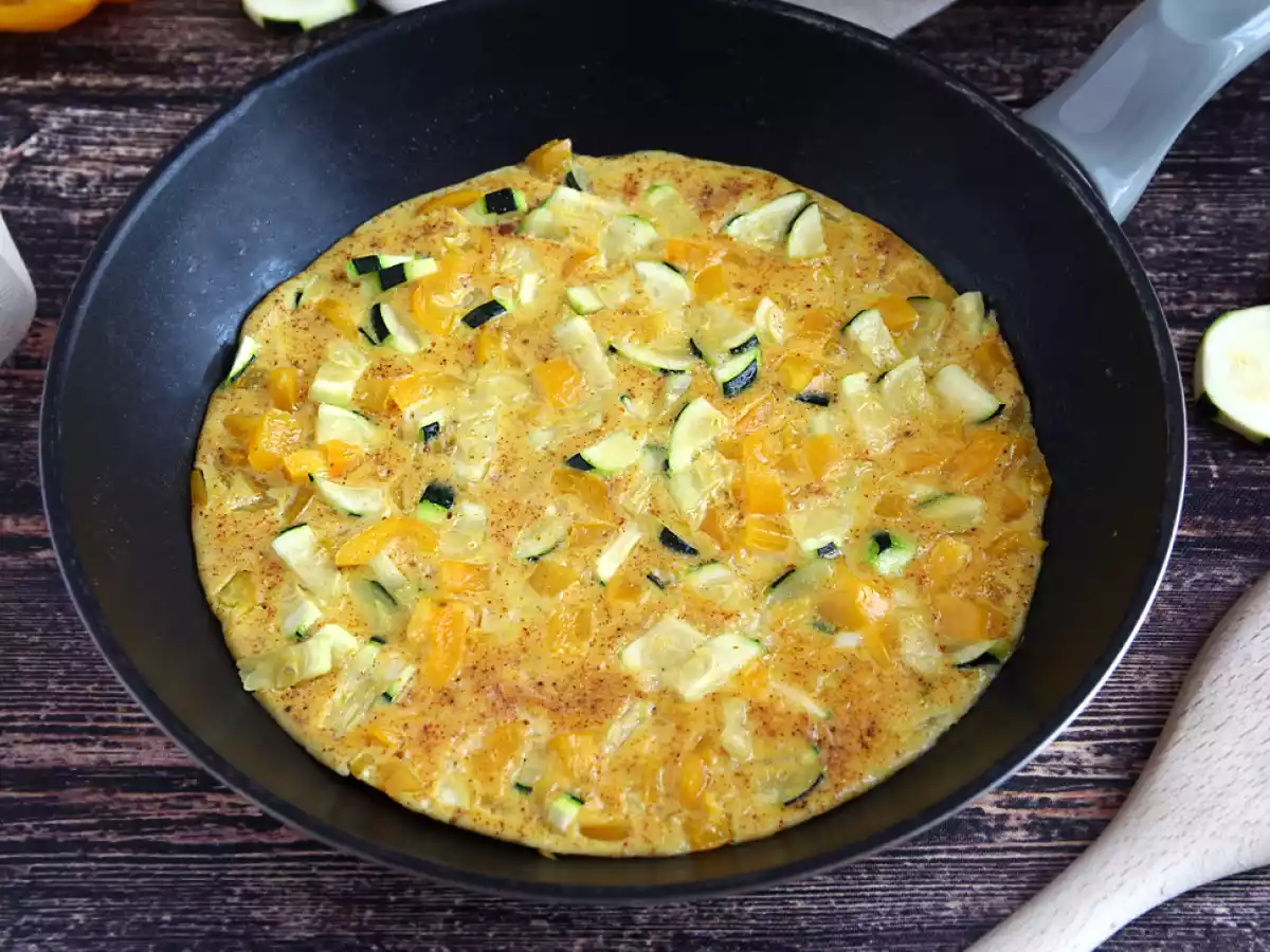 Омлет с перцем и кабачками
