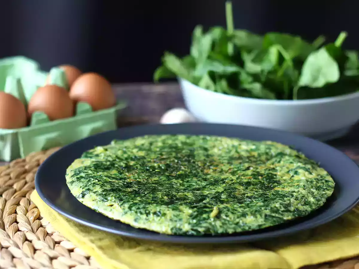 Омлет со шпинатом, простое и вкусное вегетарианское второе блюдо - фото 3