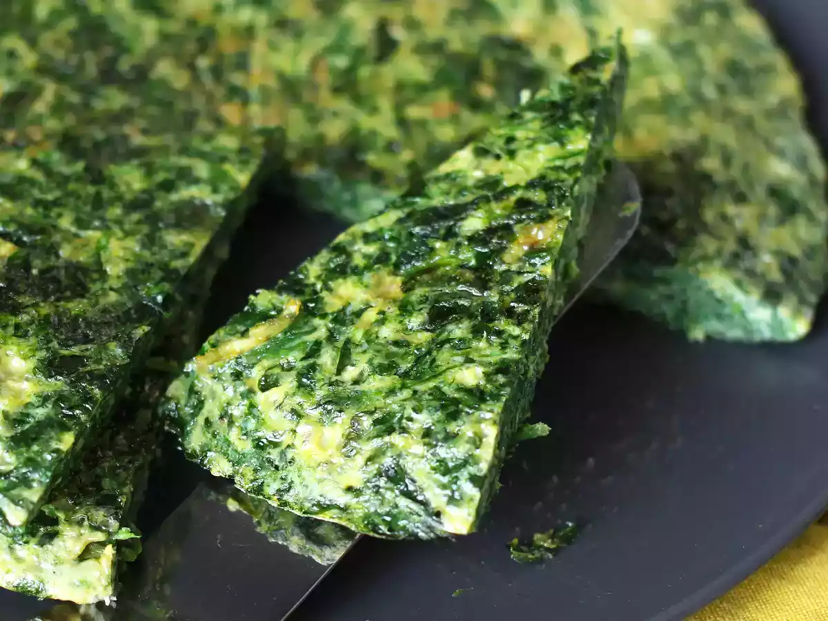 Омлет со шпинатом, простое и вкусное вегетарианское второе блюдо - фото 5