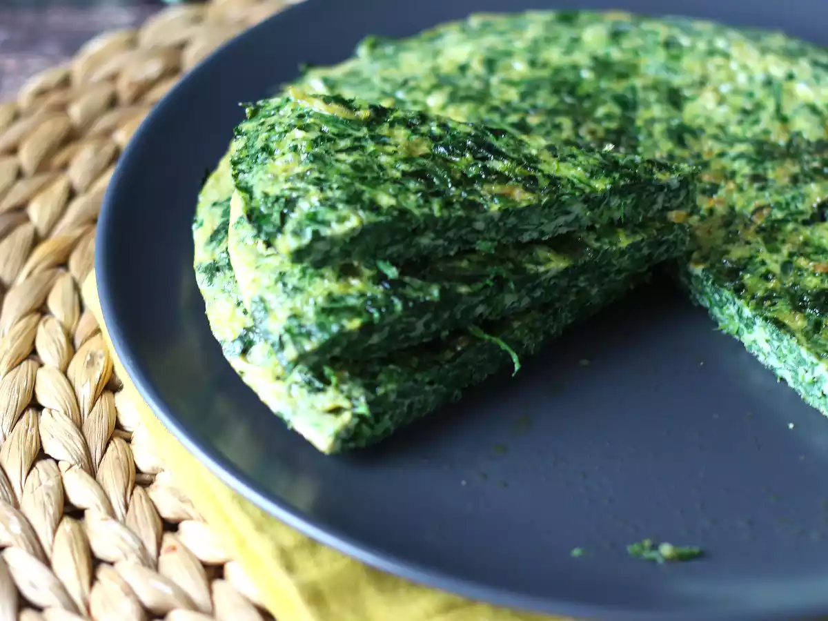 Омлет со шпинатом, простое и вкусное вегетарианское второе блюдо - фото 6