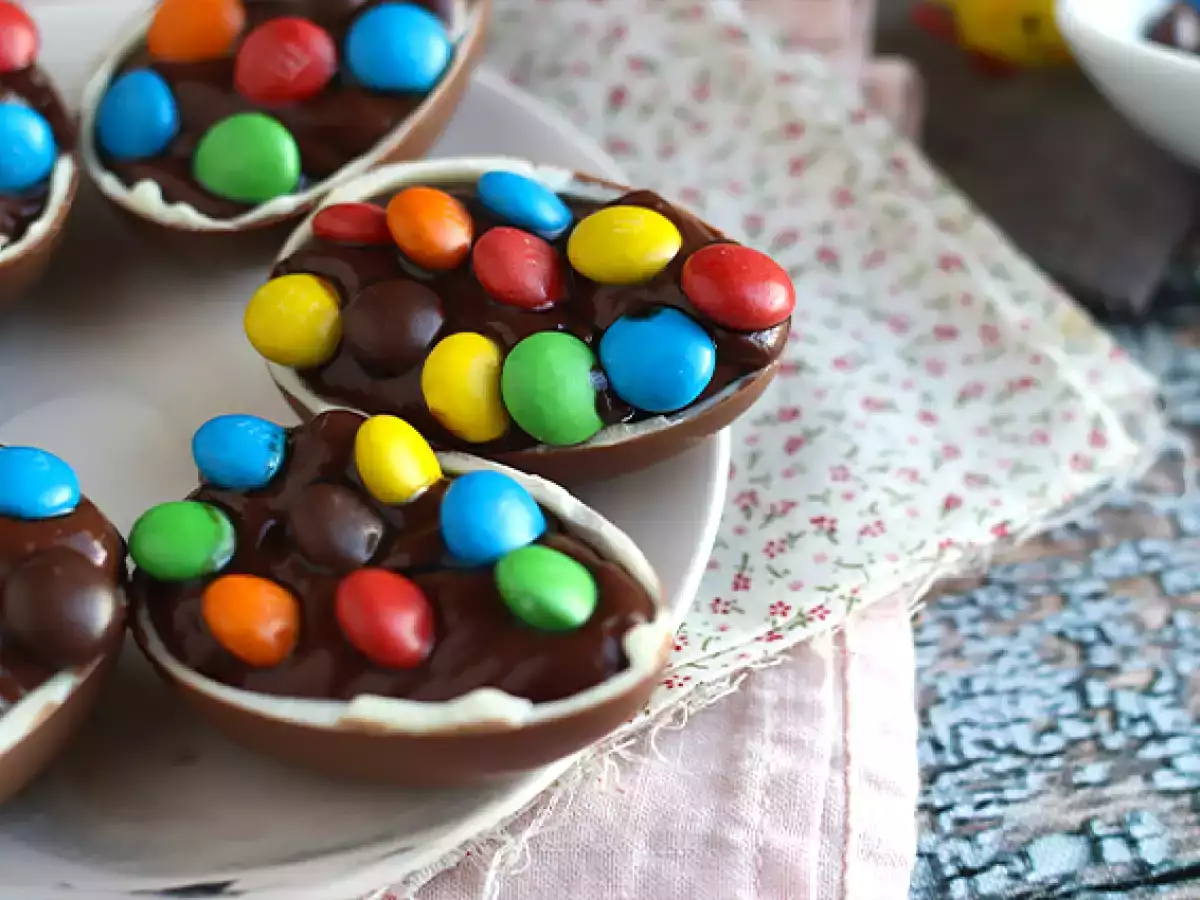 Пасхальные яйца с шоколадным кремом и конфетами M&M's - фото 2